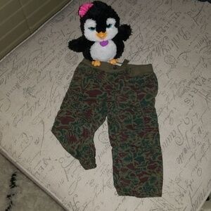 LEVI'S girls camo cargo's